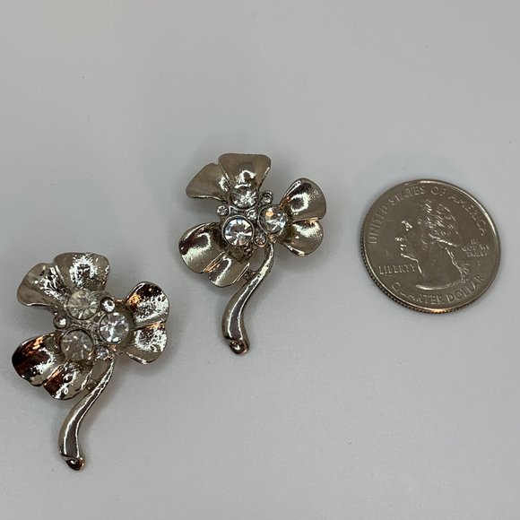 Vintage Pair of Silver Tone Rhinestone Shamrock Scatter Pins - Picture 2 of 3